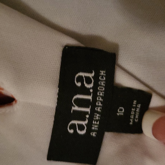 Ana sleeveless, boho, pull on, V neckline, free flowing w/lining - Picture 8 of 9